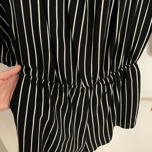 [M] NWOT - F21 off the shoulder striped romper - Picture 5 of 8